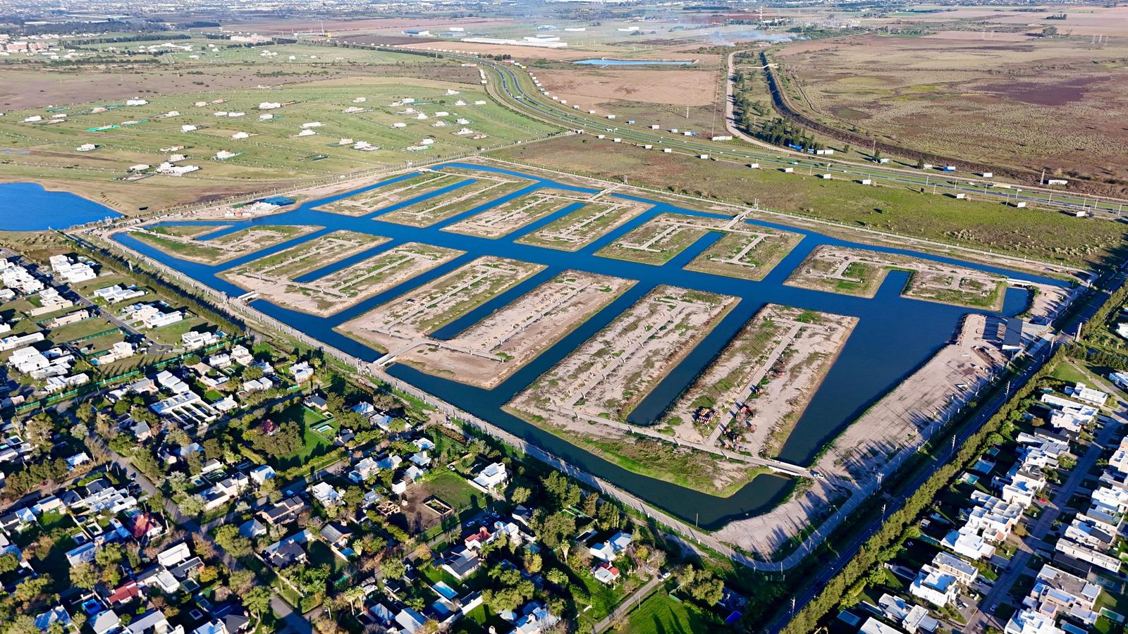 venta terreno en Funes Lakes 501m2