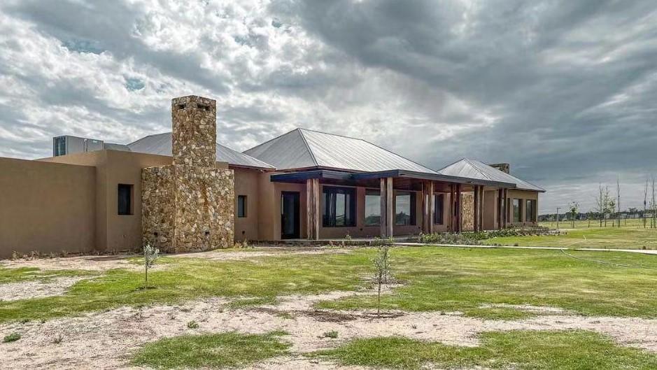 Venta terreno en La Finca Country Club Funes