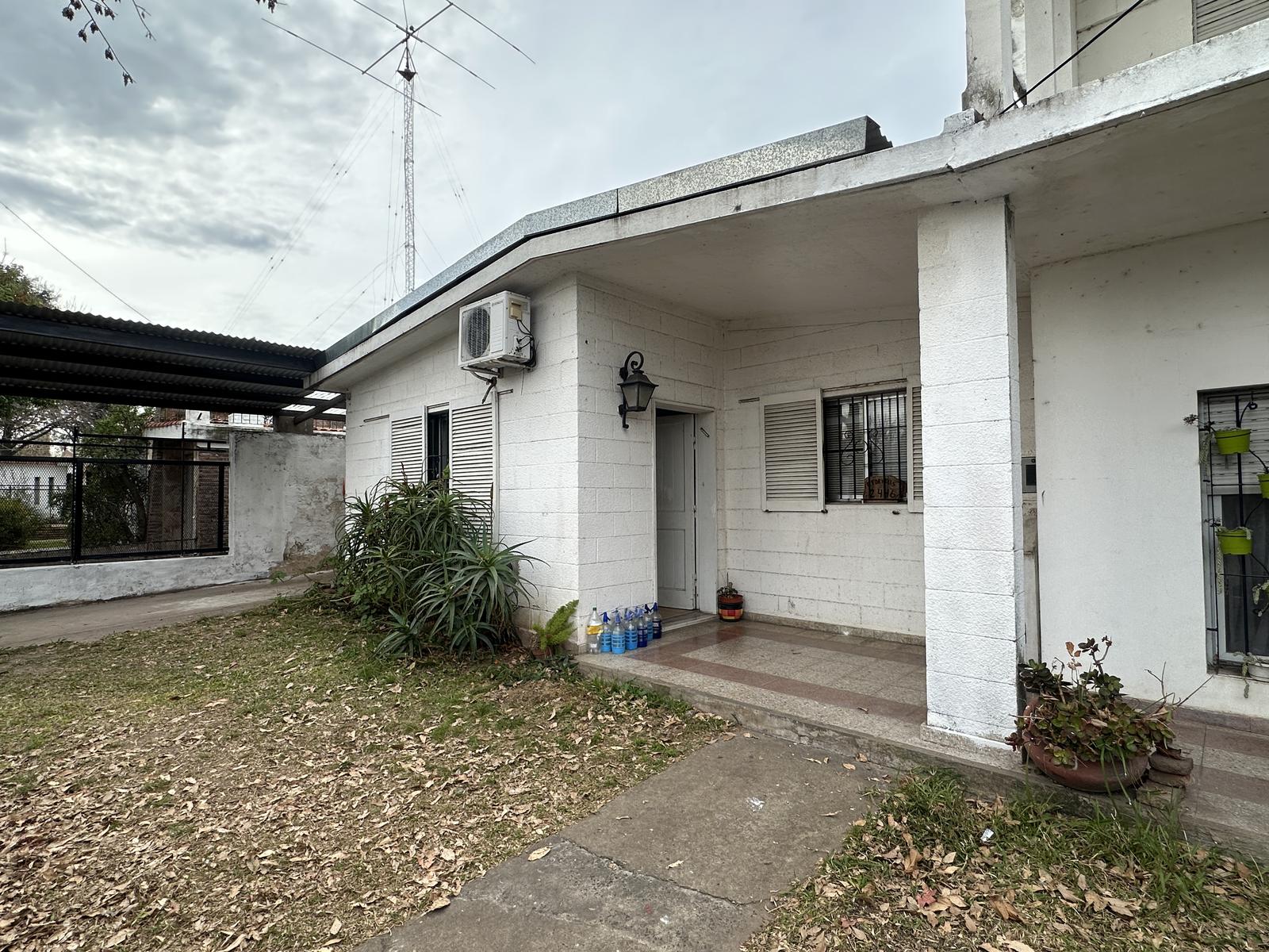 Casa en Barrio Parque Field
