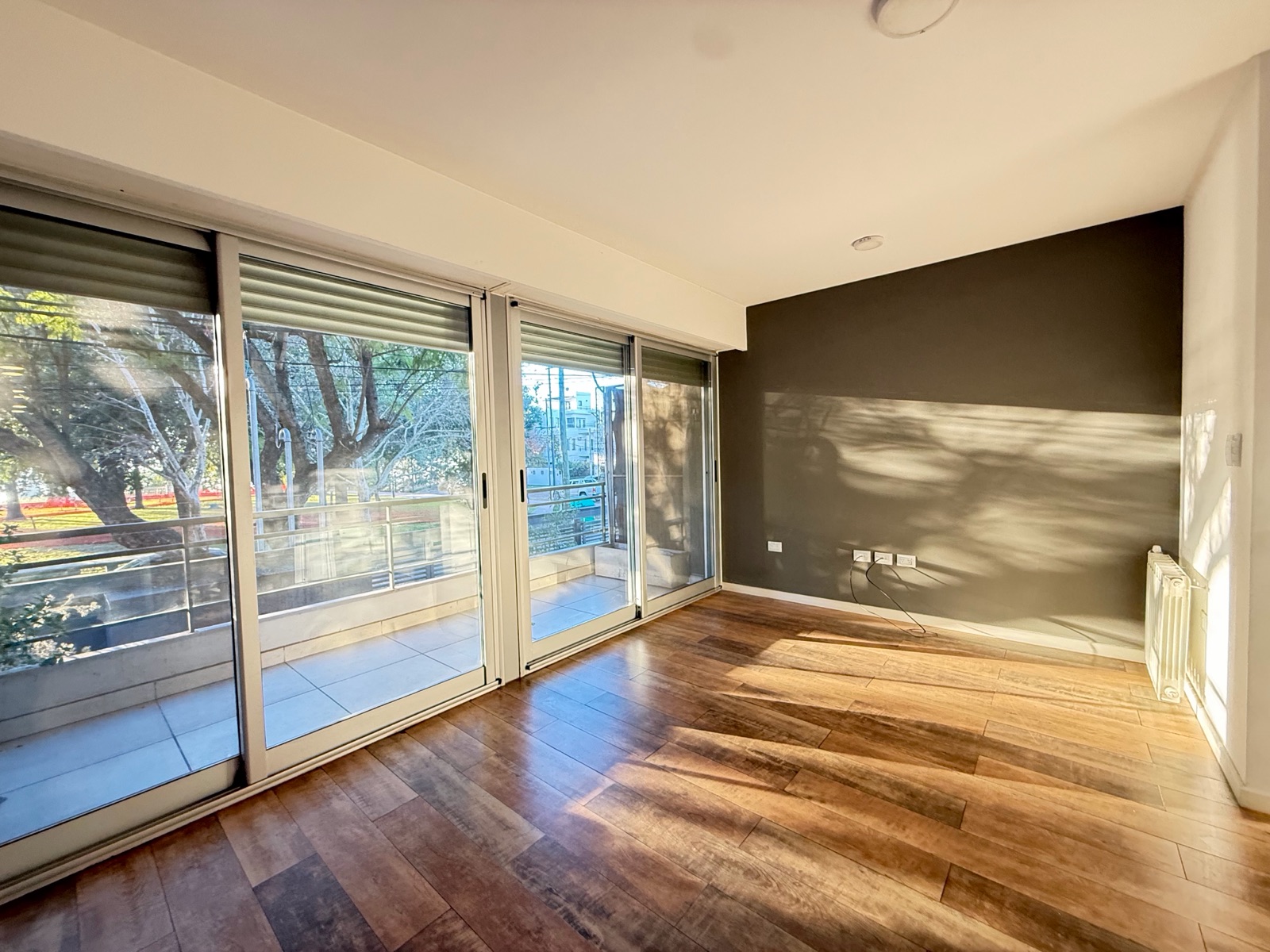 Alquiler departamento 2 dormitorios cochera balcon alberdi