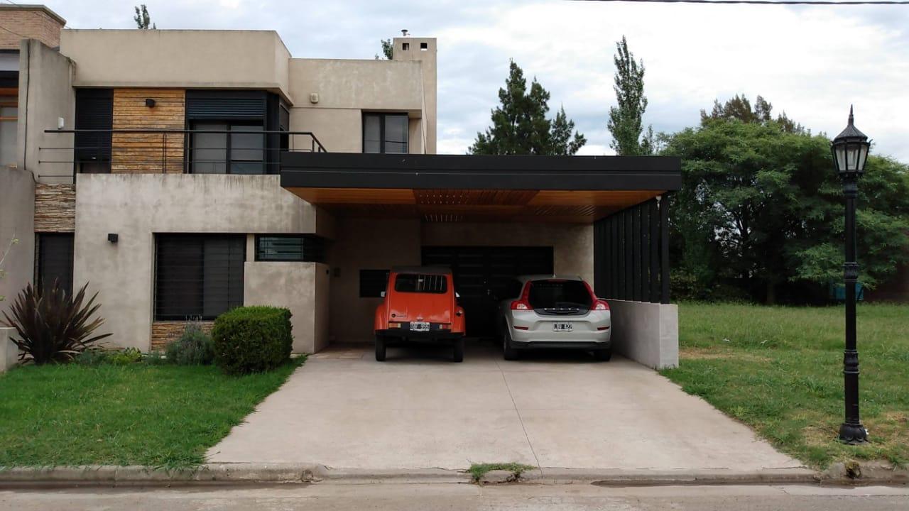 VENTA CASA 3 DORMITORIOS EN SOLDINI C/PISCINA