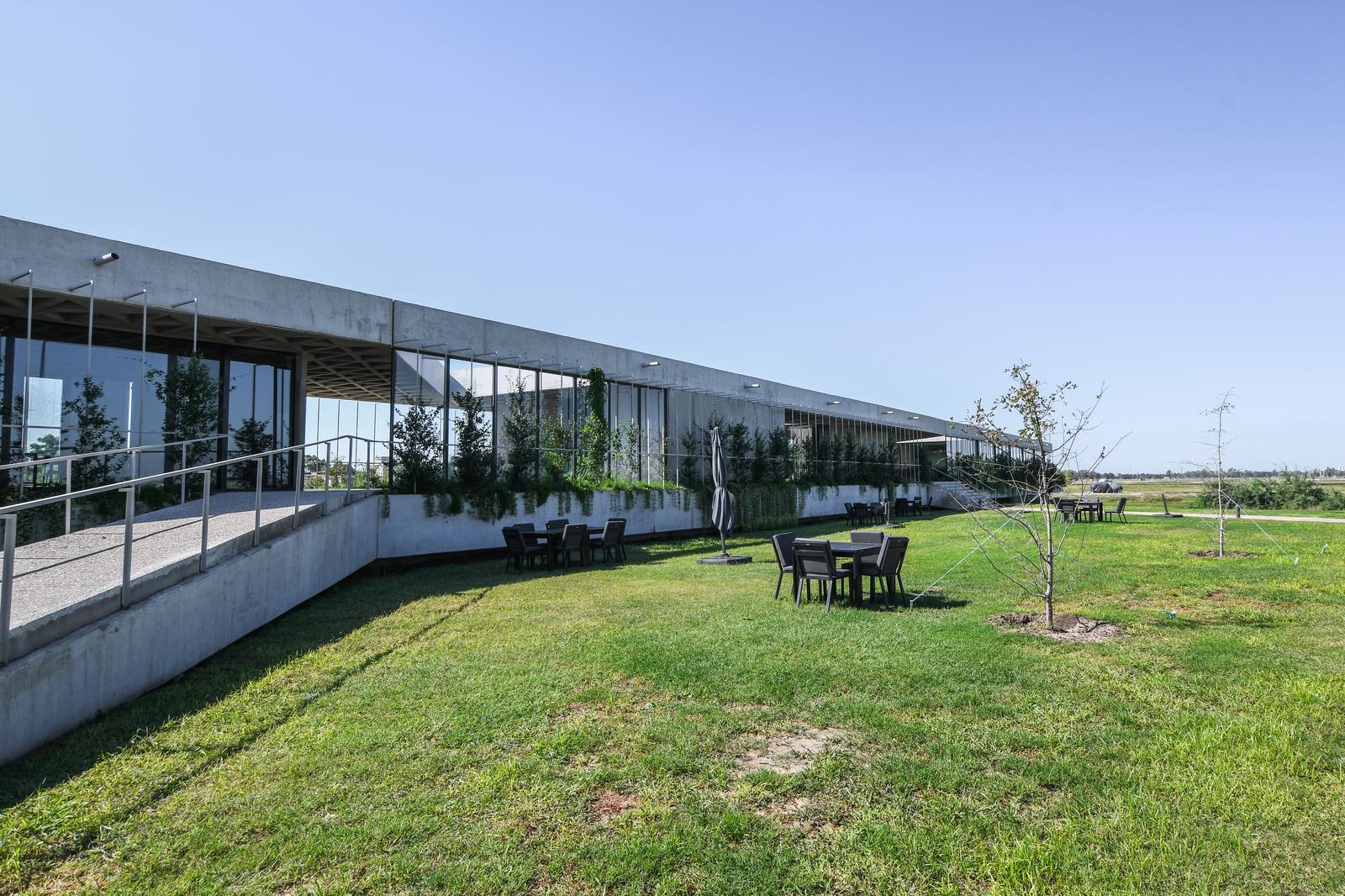 venta terreno barrio cerrado vida funes lote interno frente sur